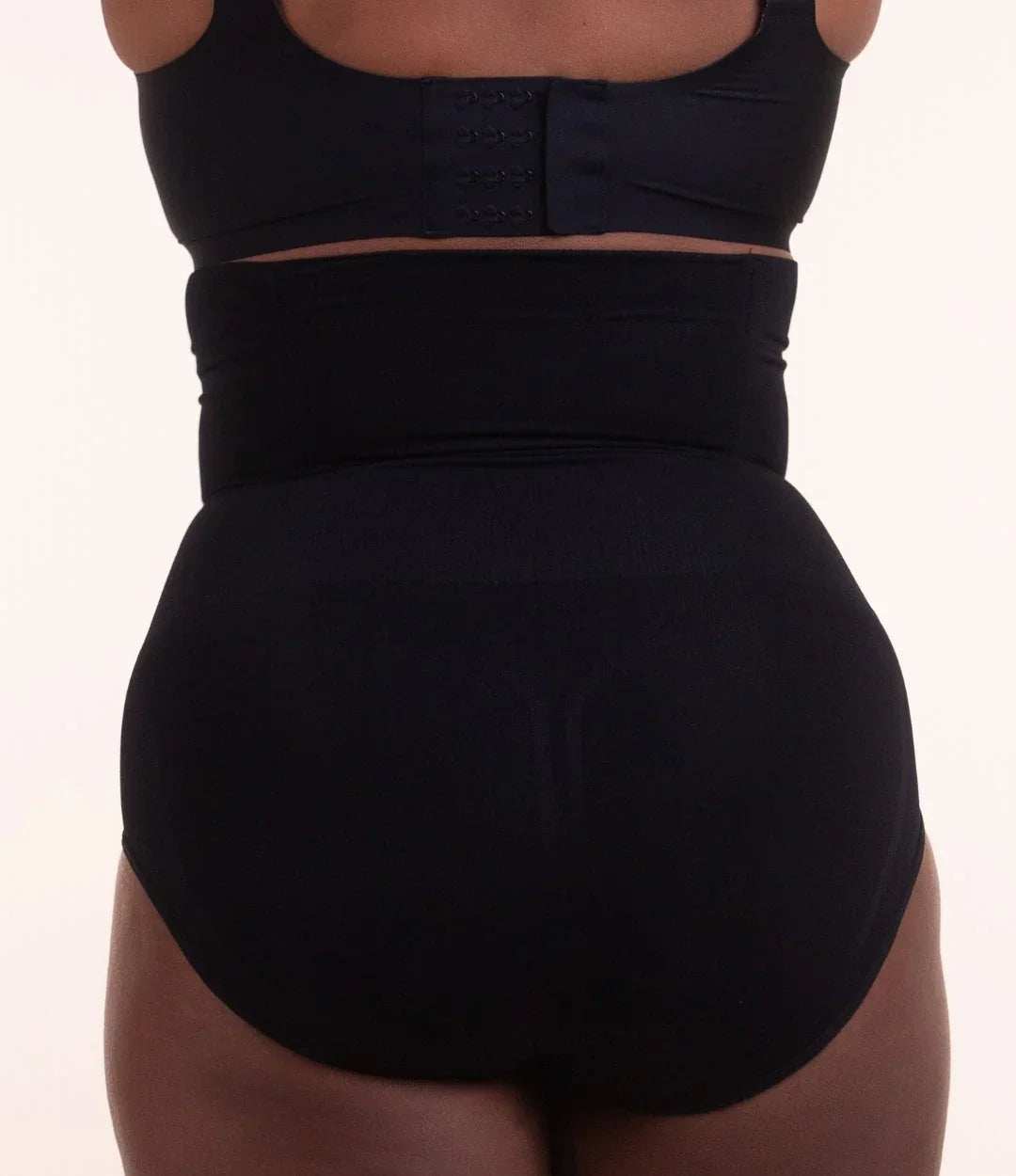 Calcinha Modeladora Cintura Alta – CurveFit™