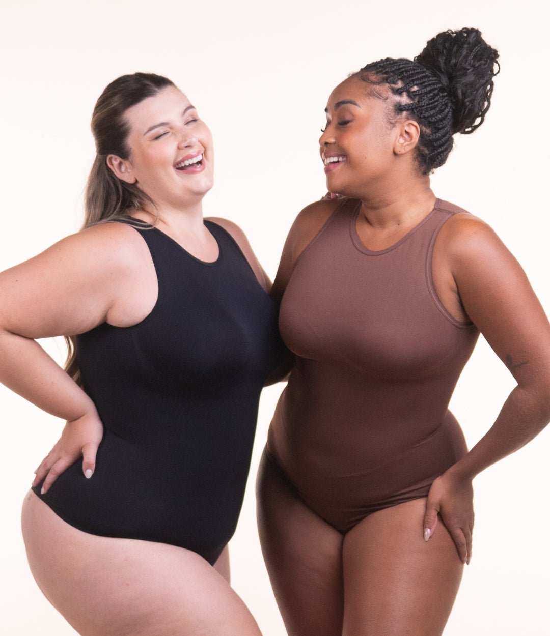 Body Chic™ - Body Modelador Decote Alto Sem Costura