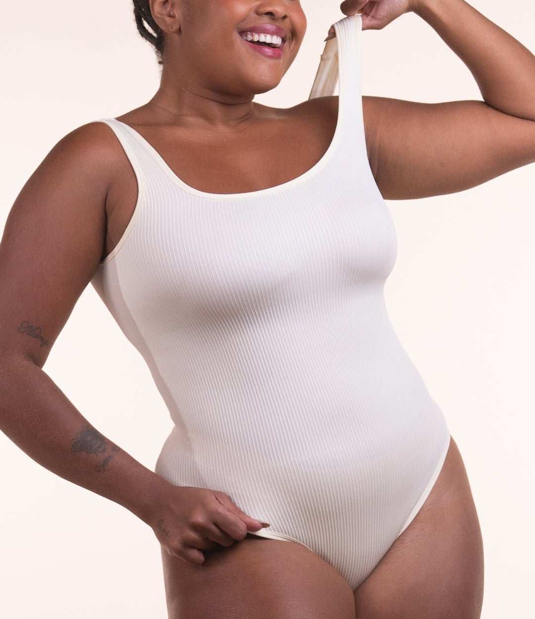 Body Shaper™ - Body modelador canelado com abertura higiênica